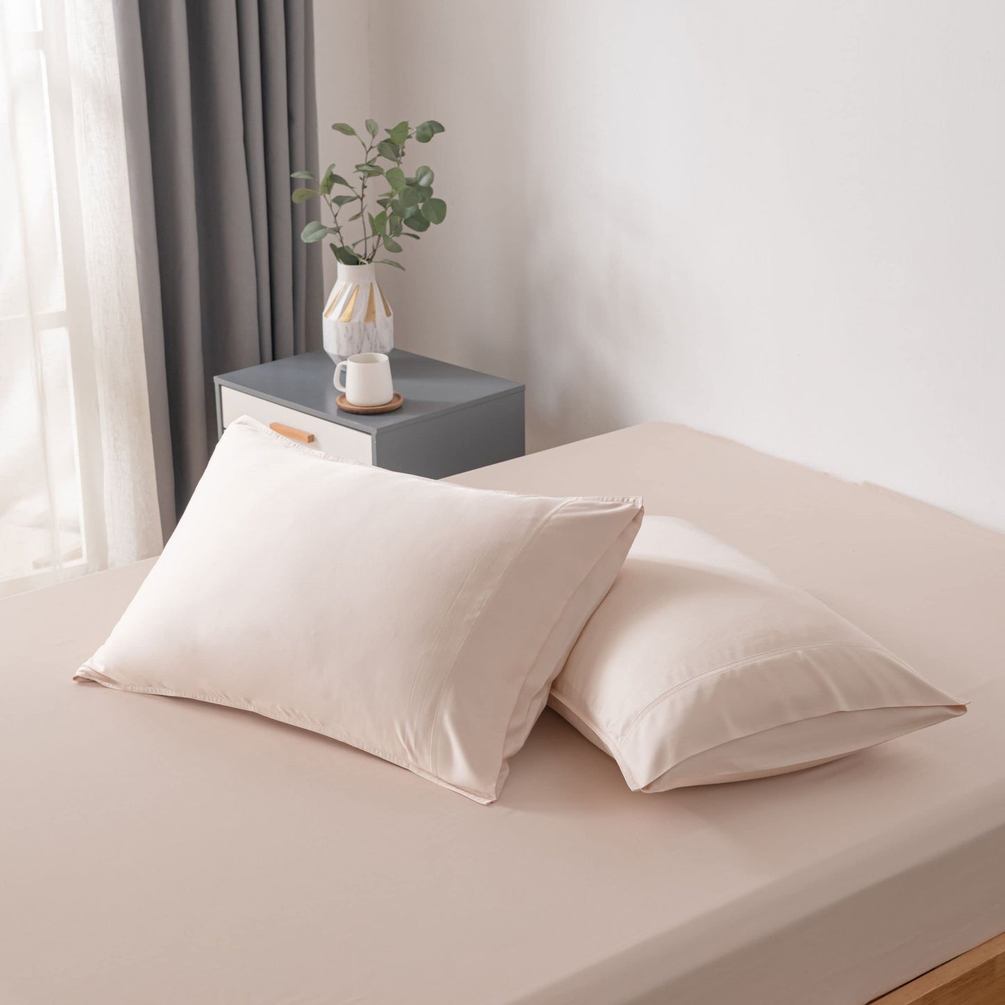 Bella Coterie | Luxury Standard Size Pillowcase Set | 100% Organically Grown Bamboo Viscose | Ultra Soft | Cooling | 2 Pcs [White]
