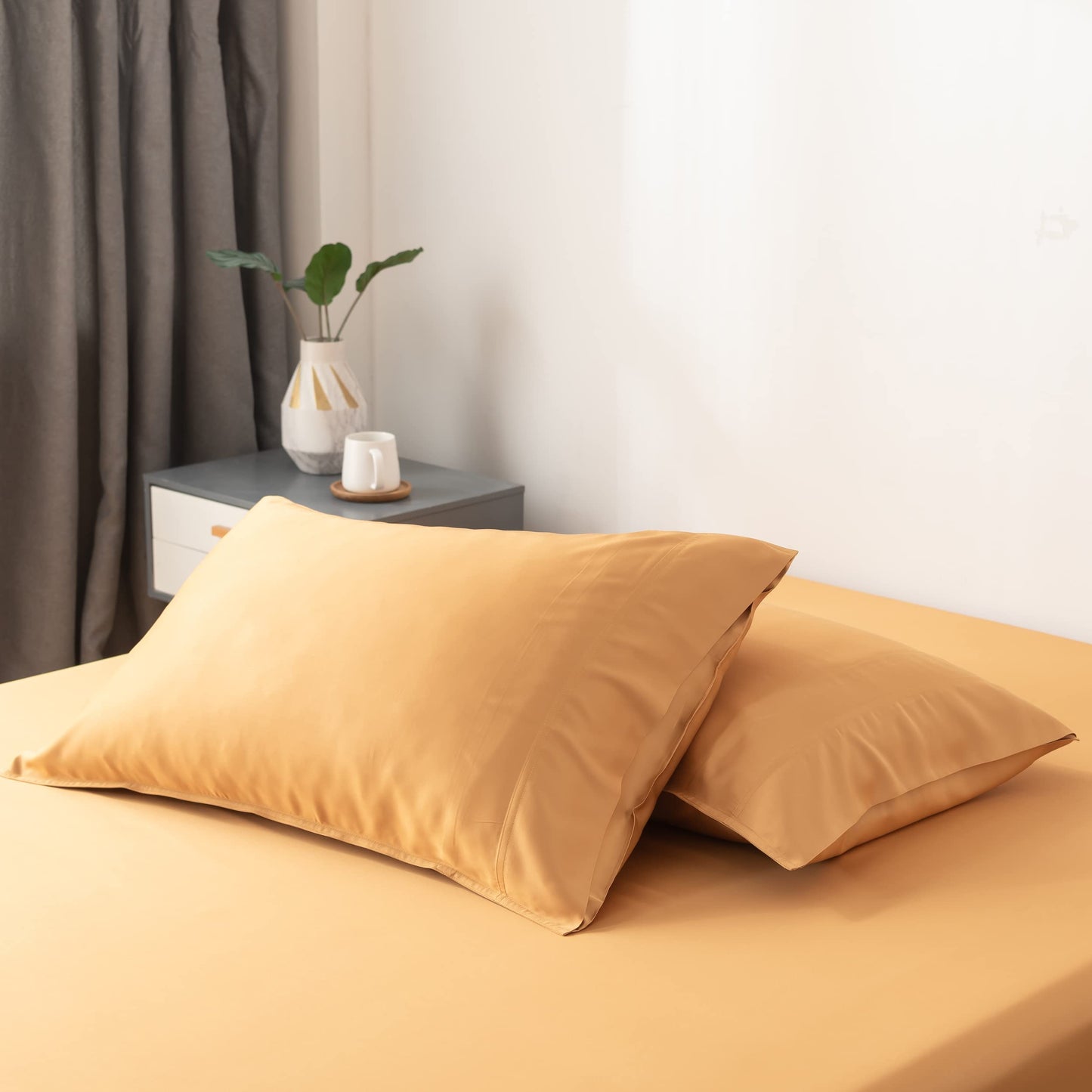 Bella Coterie | Luxury Standard Size Pillowcase Set | 100% Organically Grown Bamboo Viscose | Ultra Soft | Cooling | 2 Pcs [White]