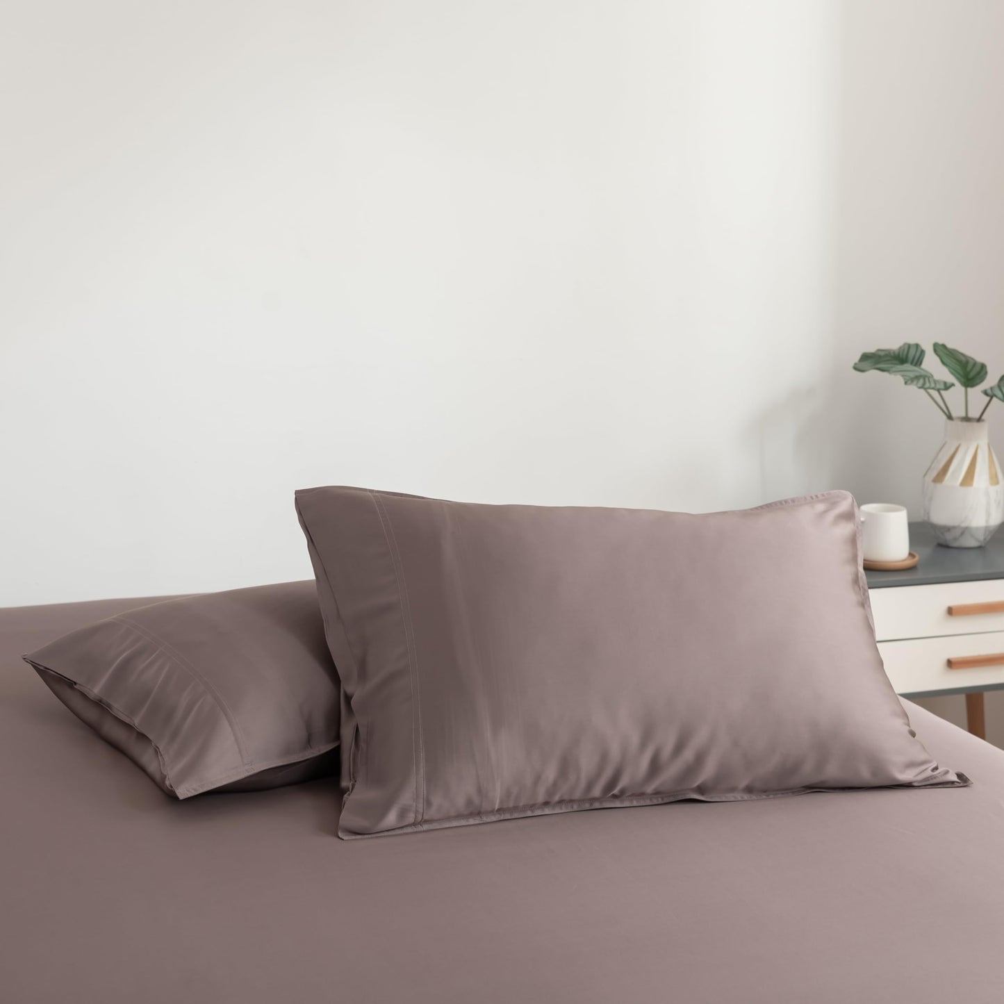 Bella Coterie | Luxury Standard Size Pillowcase Set | 100% Organically Grown Bamboo Viscose | Ultra Soft | Cooling | 2 Pcs [White]