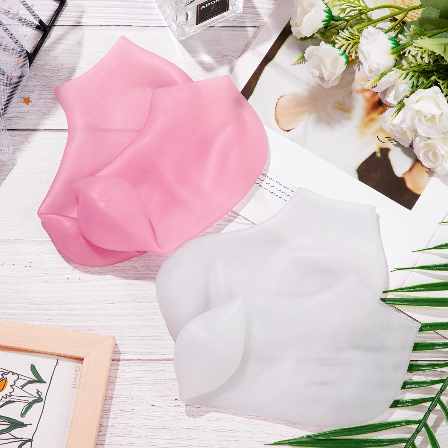 Noverlife 2 Pairs Silicone Moisturizing Socks Softening Dry Cracked Feet Rough Skins & Anti Slip Aloe Socks for Dry Cracked Feet Women, Calluses, Spa Gel Socks Foot Care After Pedicure - Pink & White