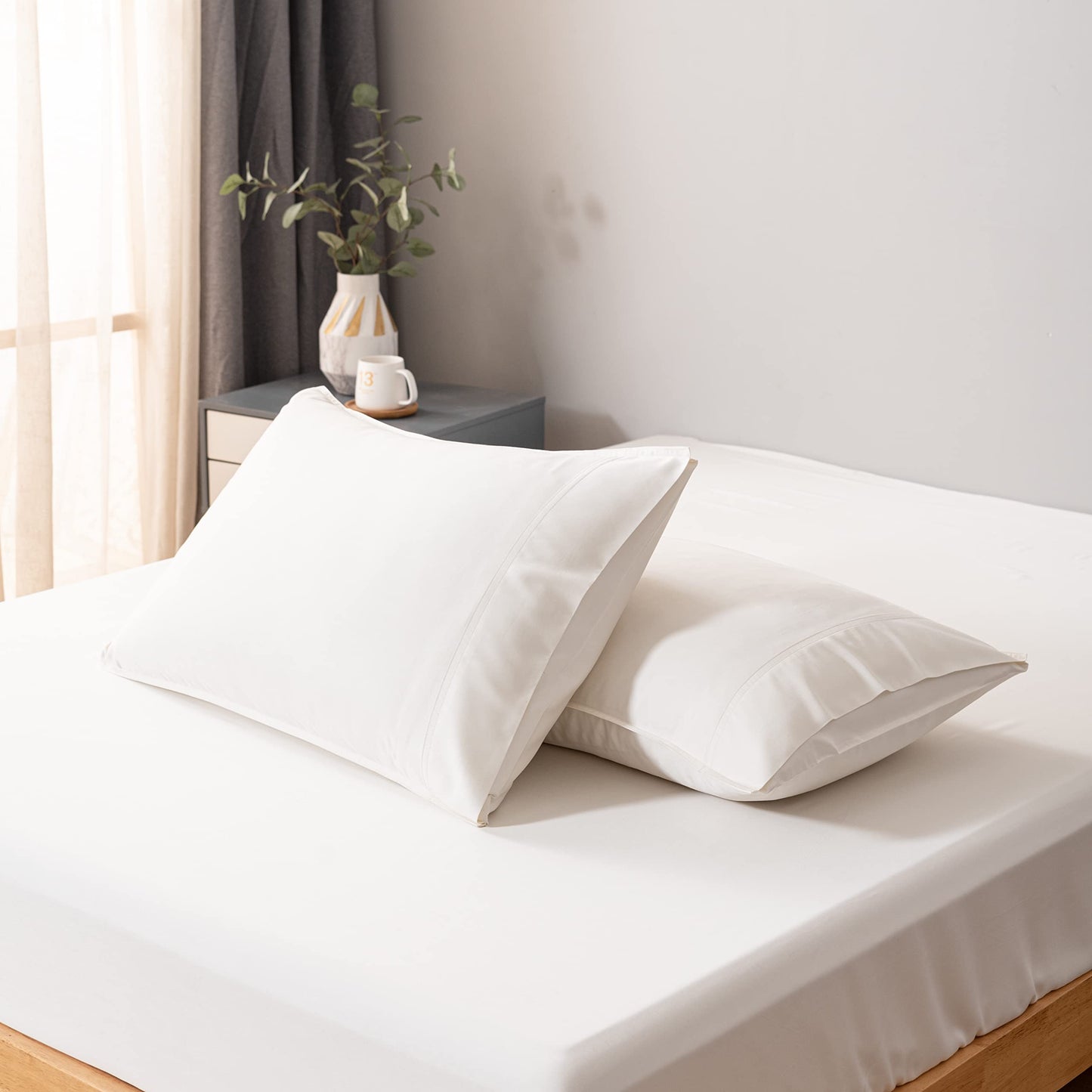 Bella Coterie | Luxury Standard Size Pillowcase Set | 100% Organically Grown Bamboo Viscose | Ultra Soft | Cooling | 2 Pcs [White]