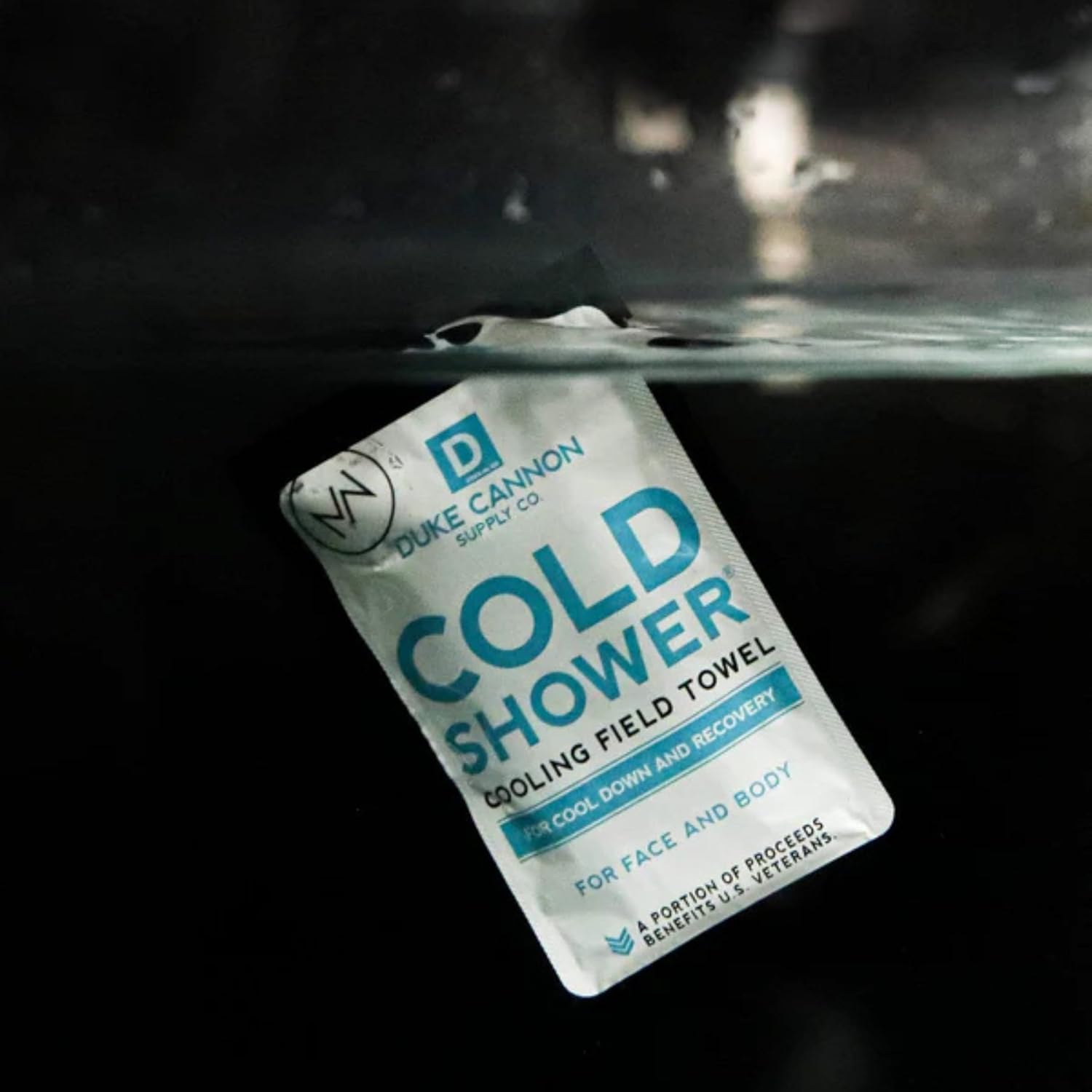 Duke Cannon Cold Shower Cooling Field Towels – Menthol Body Wipes for Men, No Rinse Face & Body Cleansing Wipes, 15 Individually Wrapped Towels (3 Pack)