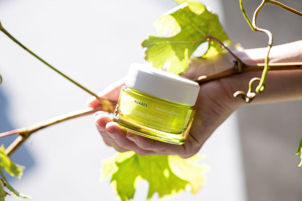 KORRES Santorini Grape Poreless Skin Care Cream, Gel Face Moisturizer for Women with Hyaluronic acid and Salicylic Acid, Pore Minimizer, Balanced Hydration for Dry, Oily & Sensitive Skin, 1.35 fl oz