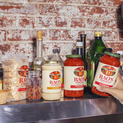 Rao's Homemade Alfredo Sauce 15 oz, Creamy Pasta Sauce, Premium Quality Blend of Parmesan & Romano Cheese, Cream and Butter