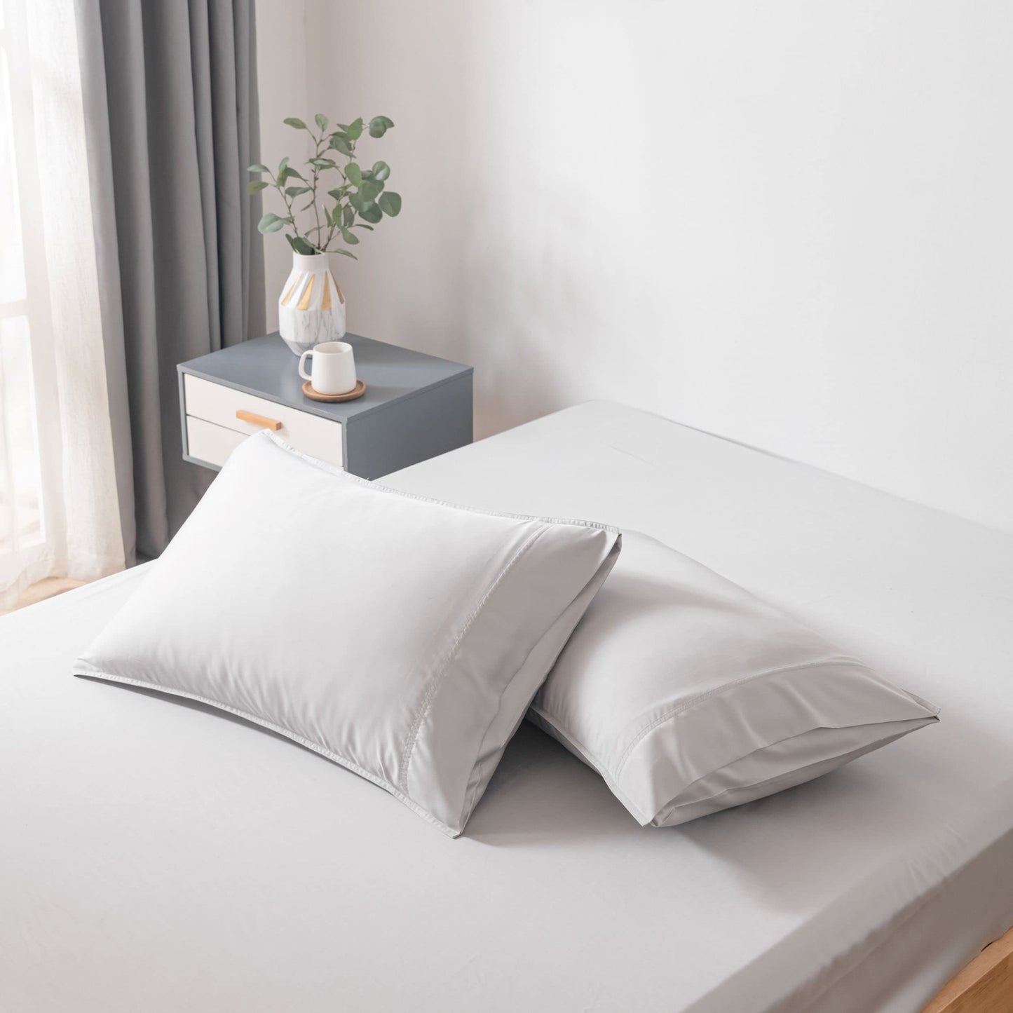 Bella Coterie | Luxury Standard Size Pillowcase Set | 100% Organically Grown Bamboo Viscose | Ultra Soft | Cooling | 2 Pcs [White]