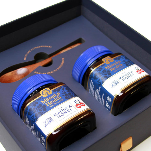 Manuka Health Holiday Gift Set, Certified Raw Manuka Honey from New Zealand, Includes UMF 20+/MGO 850+ 8.8oz Jar and UMF 13+/MGO 400+ 8.8 oz Jar with Wood Spoon
