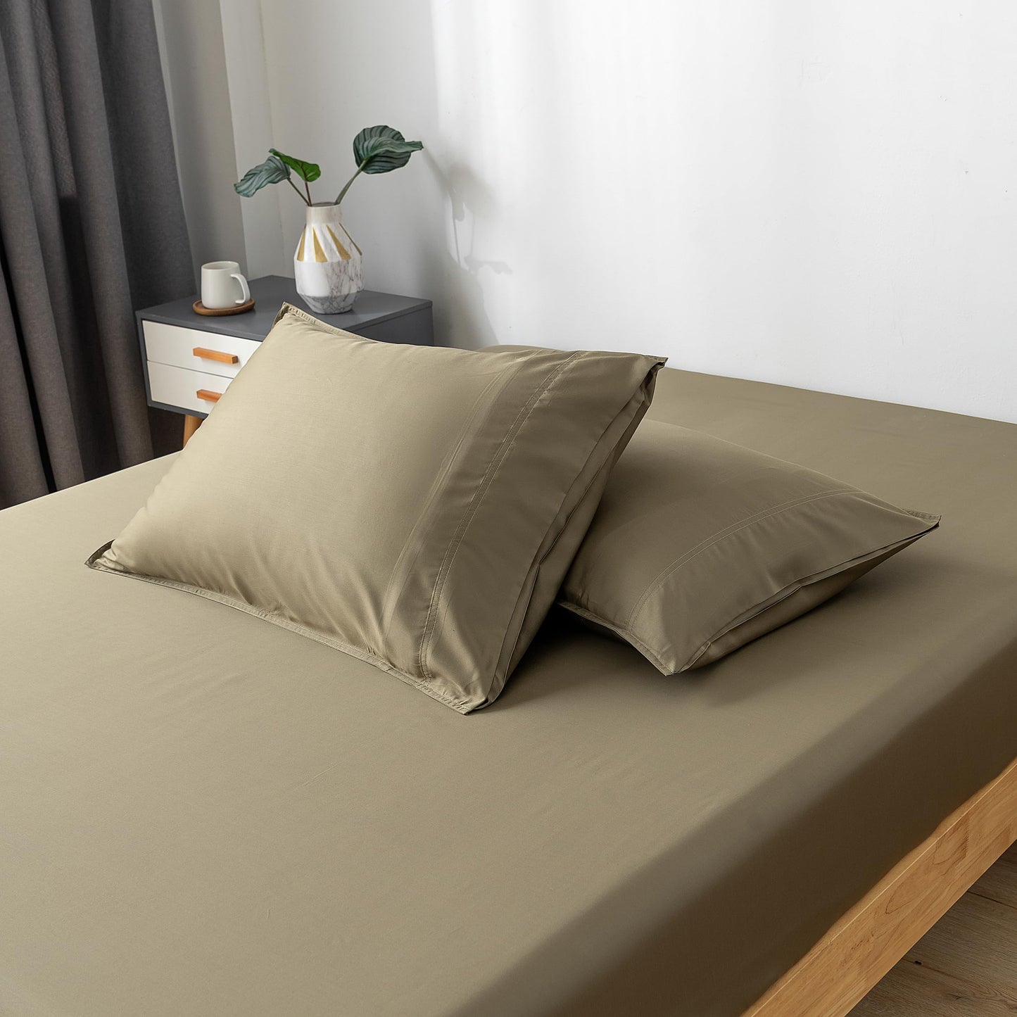 Bella Coterie | Luxury Standard Size Pillowcase Set | 100% Organically Grown Bamboo Viscose | Ultra Soft | Cooling | 2 Pcs [White]