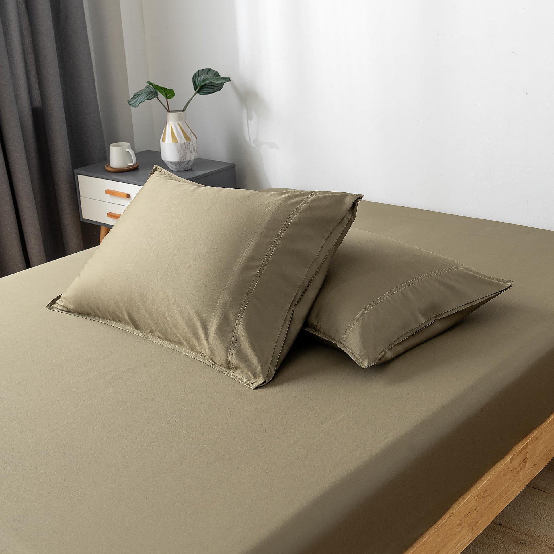 Bella Coterie | Luxury Standard Size Pillowcase Set | 100% Organically Grown Bamboo Viscose | Ultra Soft | Cooling | 2 Pcs [White]