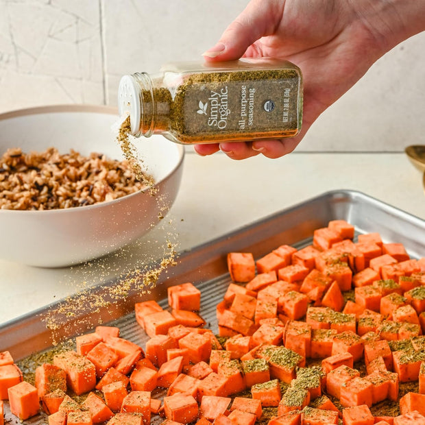 Simply Organic Italian Seasoning, 0.95 Ounce, Organic Herbs, Oregano, Majoram, Thyme, Rosemary, Basil, Sage, Kosher, NonGMO