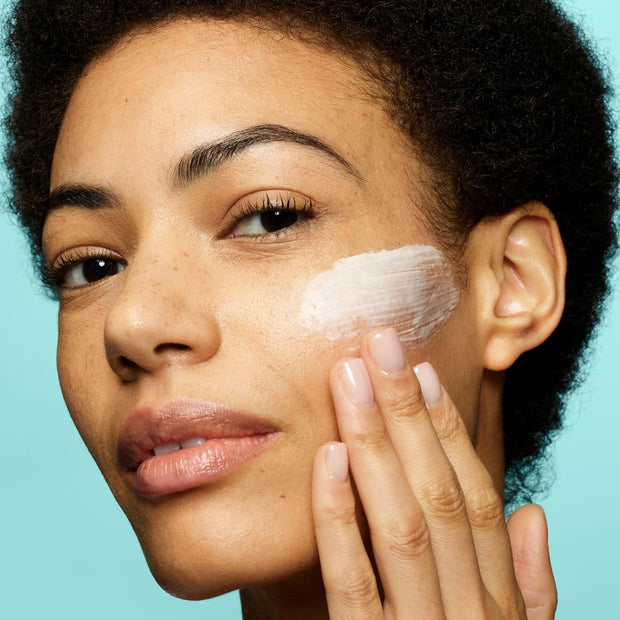 Liz Earle Cleanse & Polish Face Wash - Gentle Facial Cleanser with Moisturizing & Calming Ingredients - Boosts Hydration and Reveals Instant Radiance (200ml)