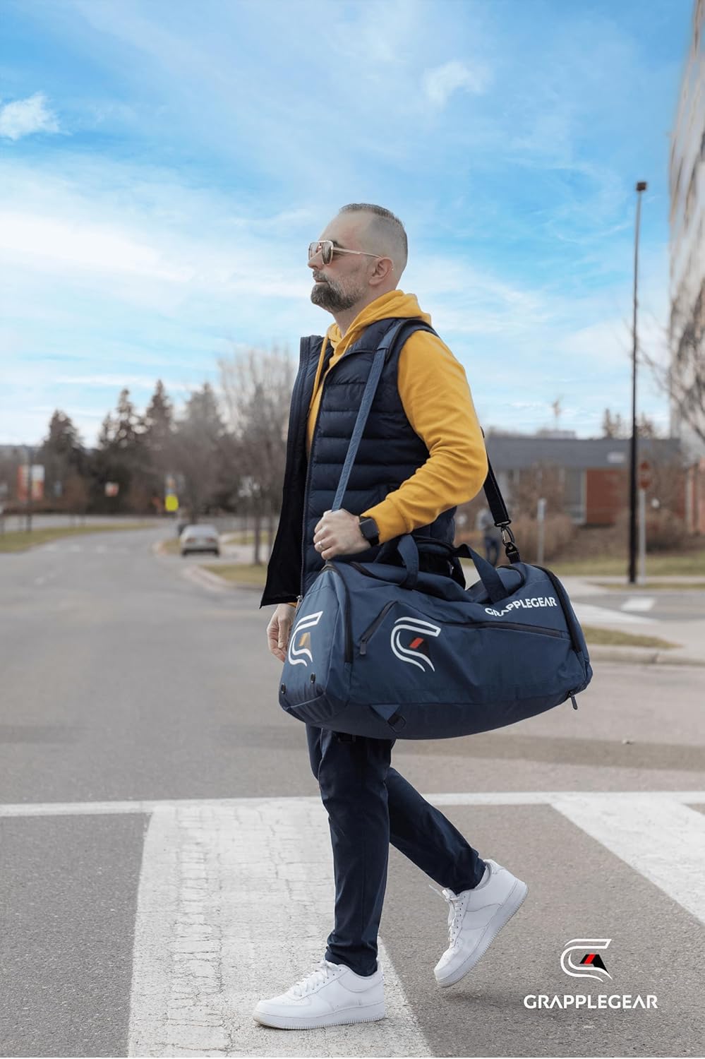 GrappleGear Heavy Duty BJJ Duffel Bag & Backpack in 1 - Large Pocket for Sweaty Gi, Rashguards, or Shoes - Perfect Gym Bag for Brazilian Jiu Jitsu, Martial Arts, Boxing, MMA, Kickboxing, Muay Thai.