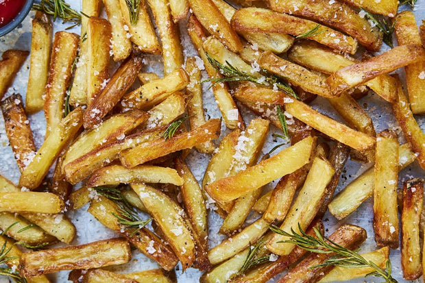 Maldon Salt, Sea Salt Flakes, 20 oz (570 g), Resealable Tub, Kosher, Natural, Handcrafted, Gourmet, Pyramid Crystals