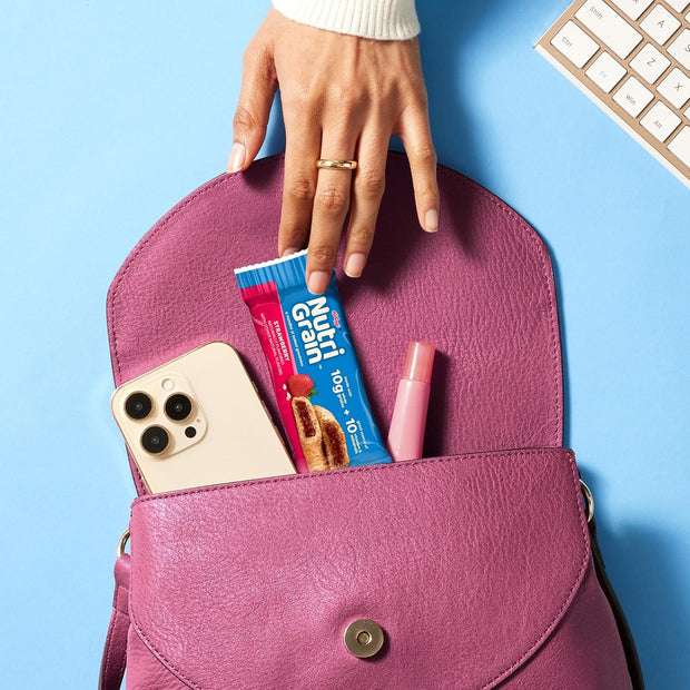 Nutri-Grain Breakfast Bars, Made with 10g Whole Grains, Snack Bars, Strawberry, 20.8oz Box (16 Bars)