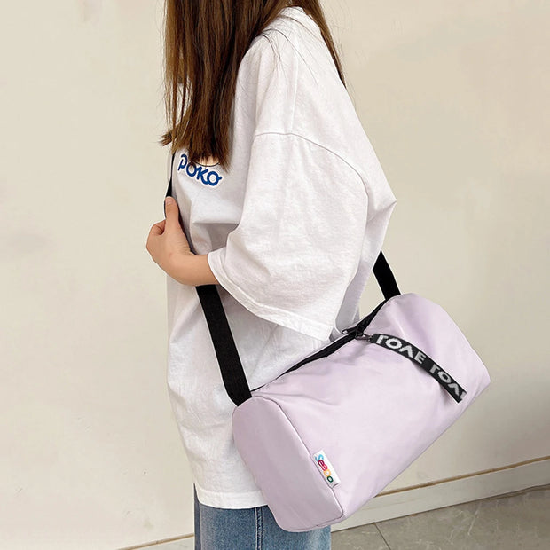 Large Capacity Multifunctional Weekender Bag for Travel Sports and Fitness with Multi Pockets and Lightweight Design