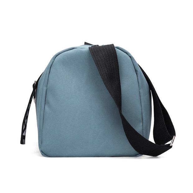 Large Capacity Multifunctional Weekender Bag for Travel Sports and Fitness with Multi Pockets and Lightweight Design